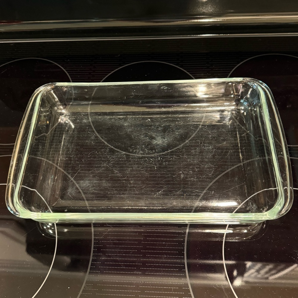 Pyrex/Corning~Baking Dish~Made in USA~Many Light Scratches from Years of Use~G2W